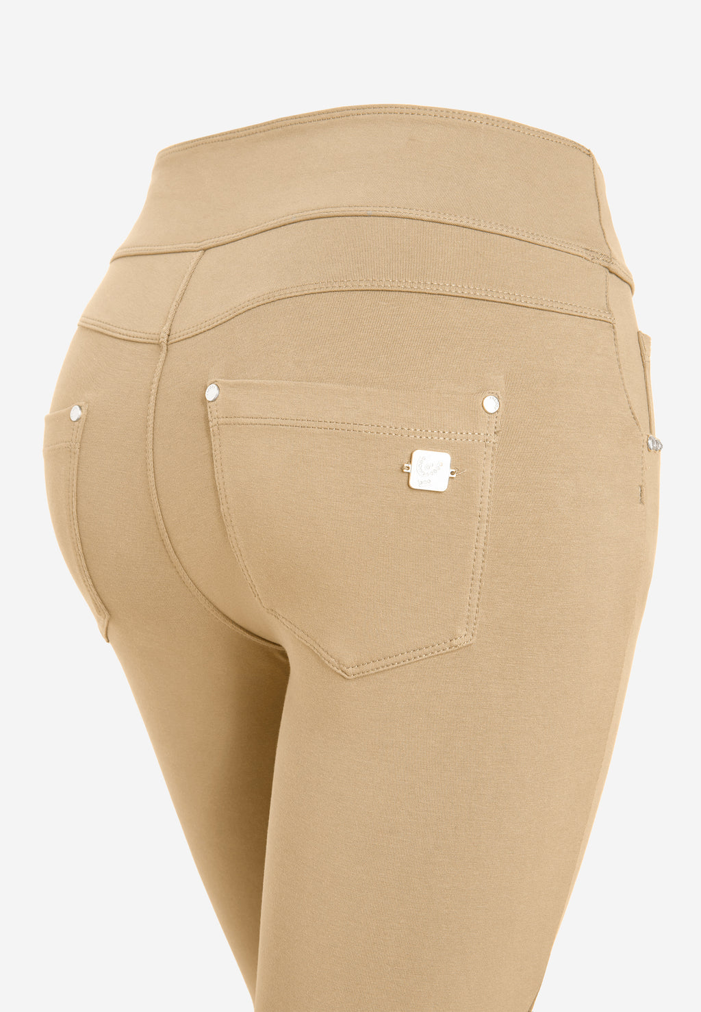 Freddy N.O.W.® slim fit kalhoty s ohrnovacím pasem (fold-over waist) v béžové barvě