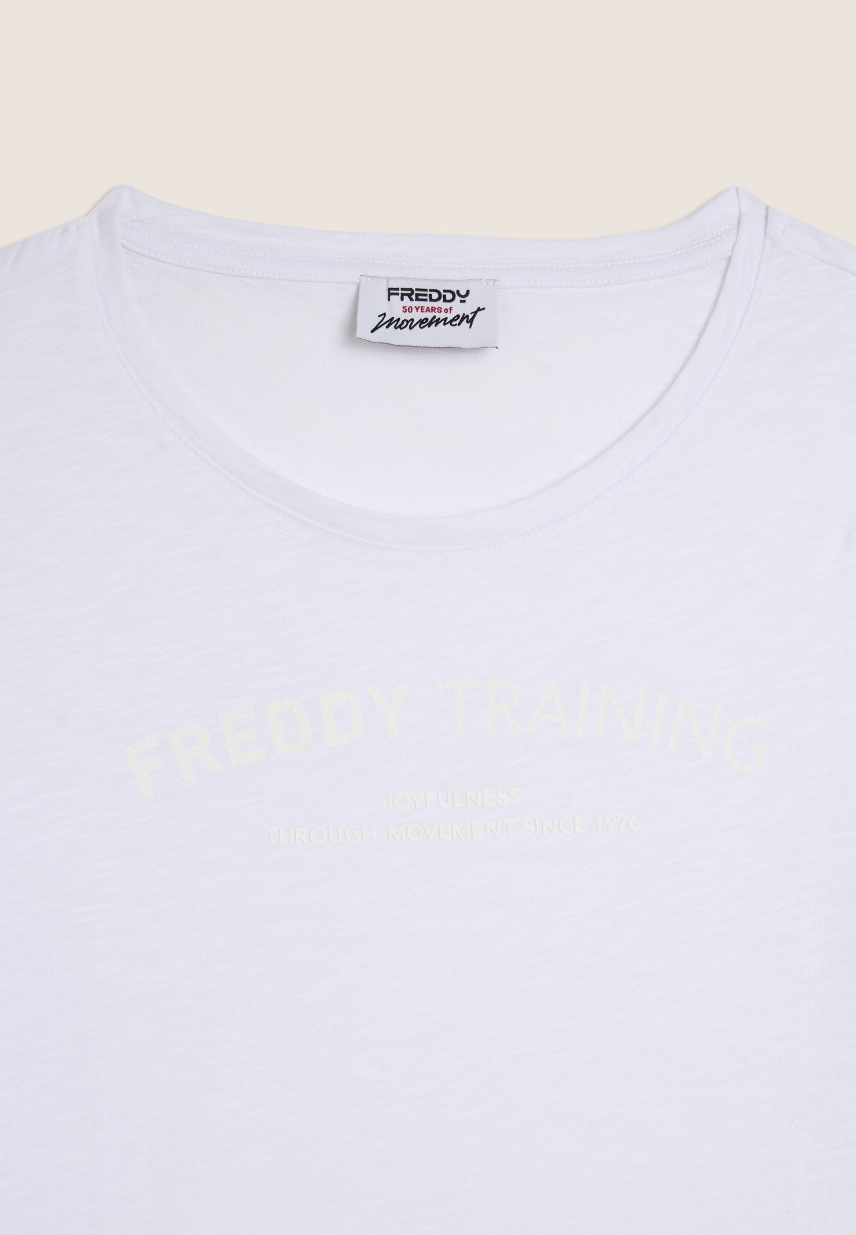 Tričko FREDDY TRAINING ze slub jersey materiálu v bílé barvě