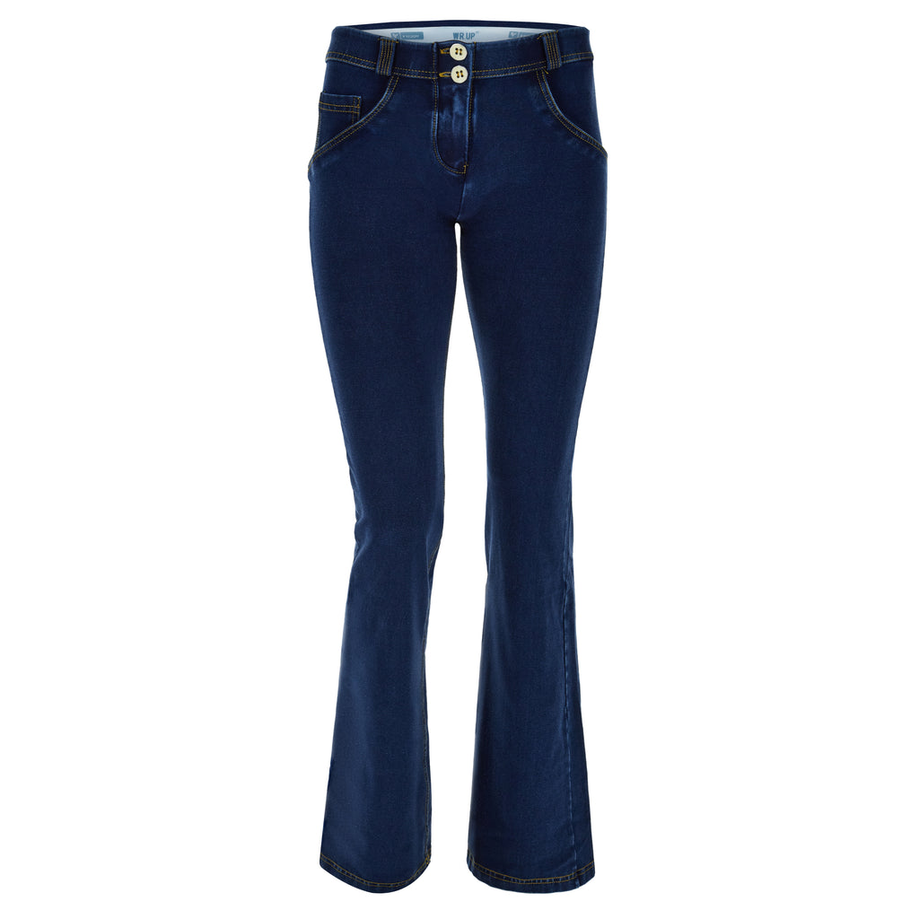 WR.UP® push-up jeggings s normálním pasem a rozšířenými nohavicemi z ekologického materiálu v tmavě modré, žlutý šev