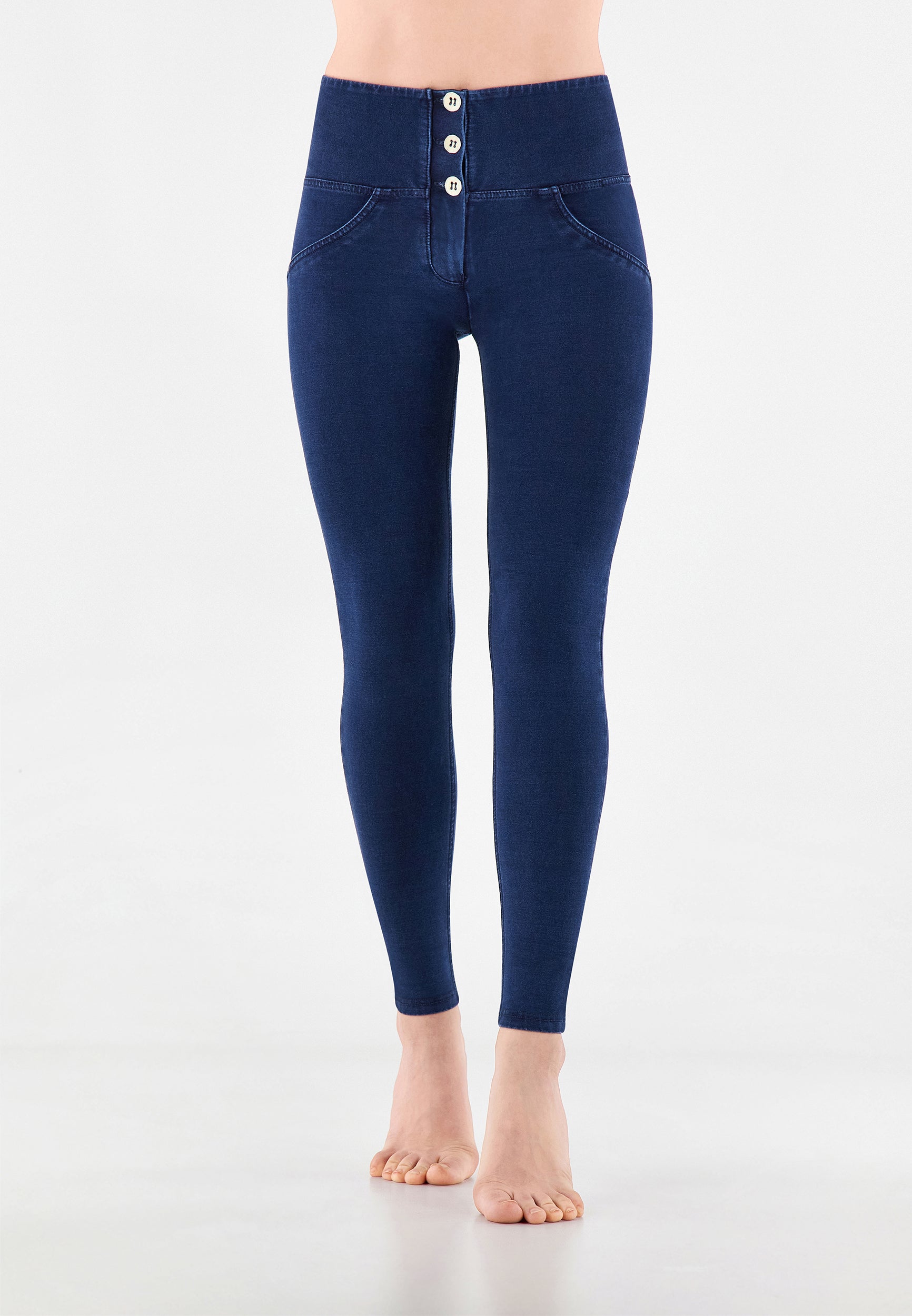 Freddy kalhoty WR.UP ® v džínově tmavě modré barvě, modré švy, vysoký pas, superskinny střih, 7/8 délka, denim žerzej