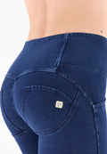 Freddy kalhoty WR.UP ® v džínově tmavě modré barvě, modré švy, vysoký pas, superskinny střih, 7/8 délka, denim žerzej
