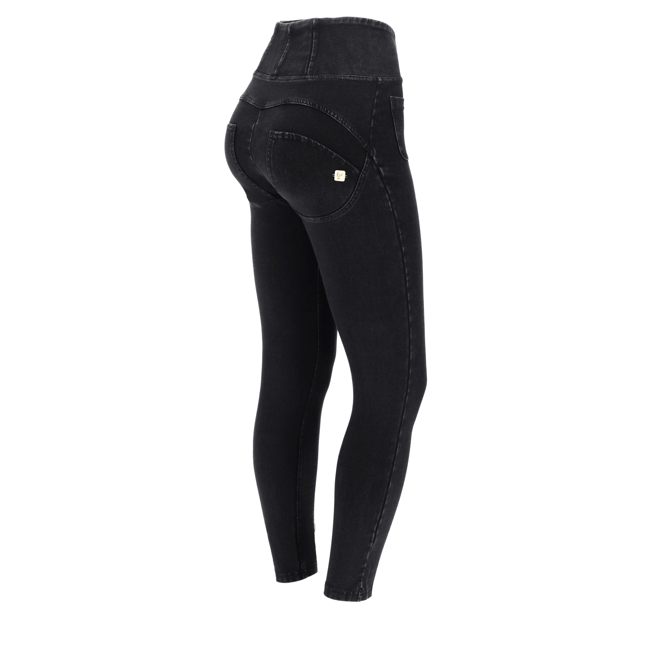 Freddy kalhoty WR.UP® jeggings se super vysokým pasem a našitými kapsami v černé barvě, černý šev